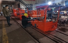 西北客戶采購的2.5噸蓄電池湘潭電機車發(fā)貨