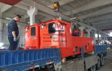 2臺(tái)CJY10噸架線式湘潭電機(jī)車發(fā)貨